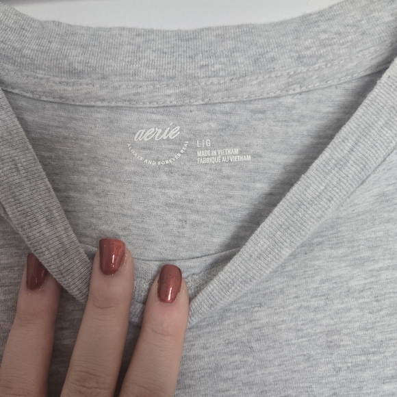 American Eagle Gray T-Shirt with Logo - Picture 2 of 5